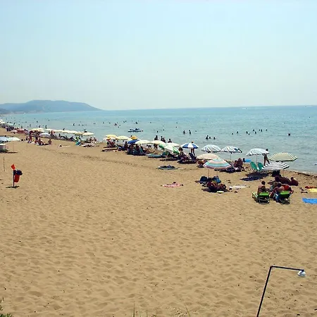 Golden Sands فندق 3*