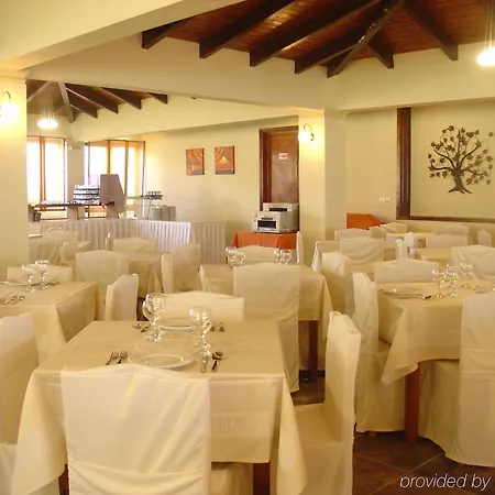 Golden Sands فندق 3*